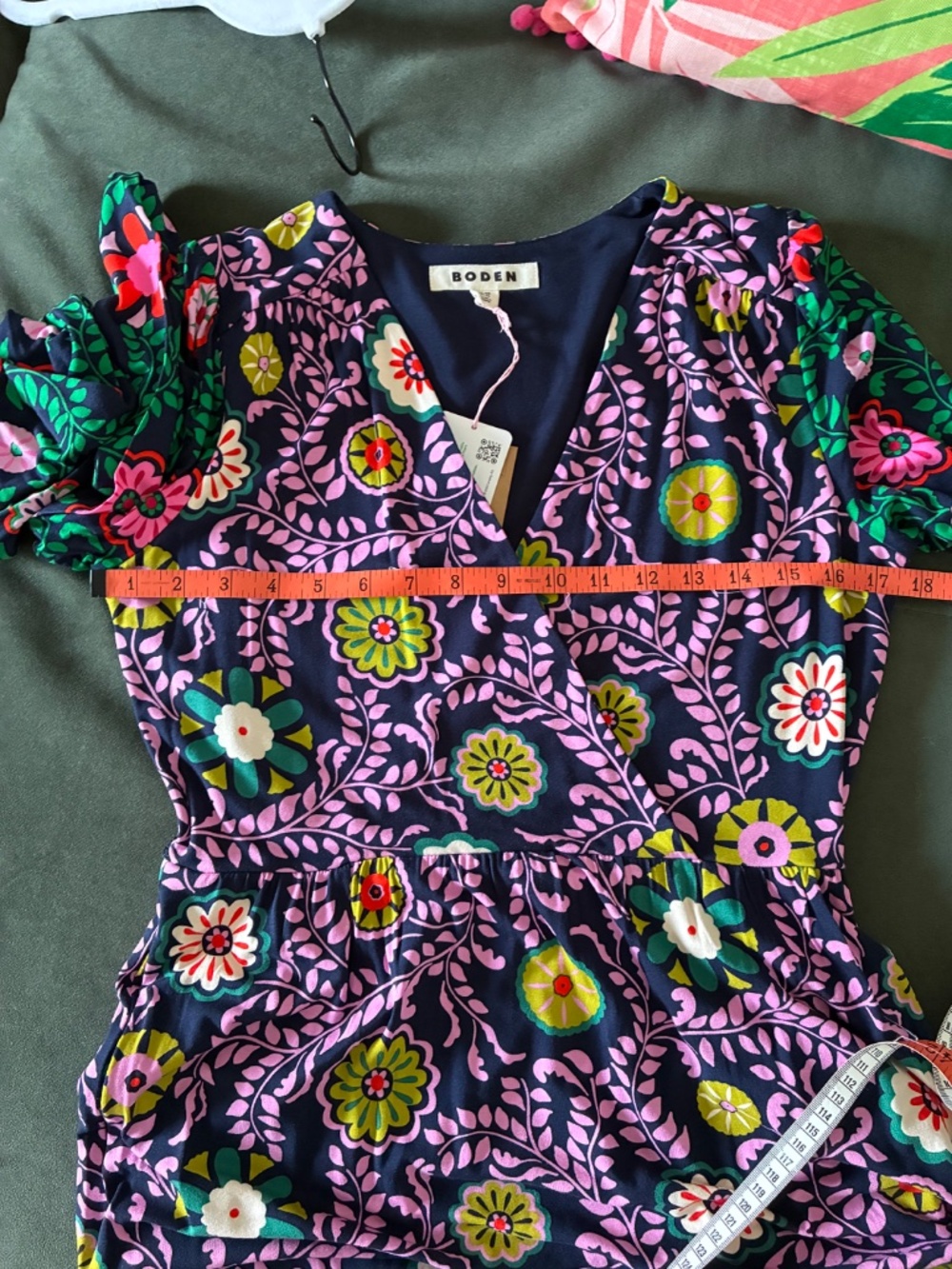 NWT Boden Ophelia fixed wrap midi dress in vibrant medallion print M - Picture 13 of 16
